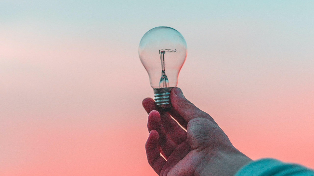 actus/68d136f84ad51-lightbulb-7636222-1280.jpg